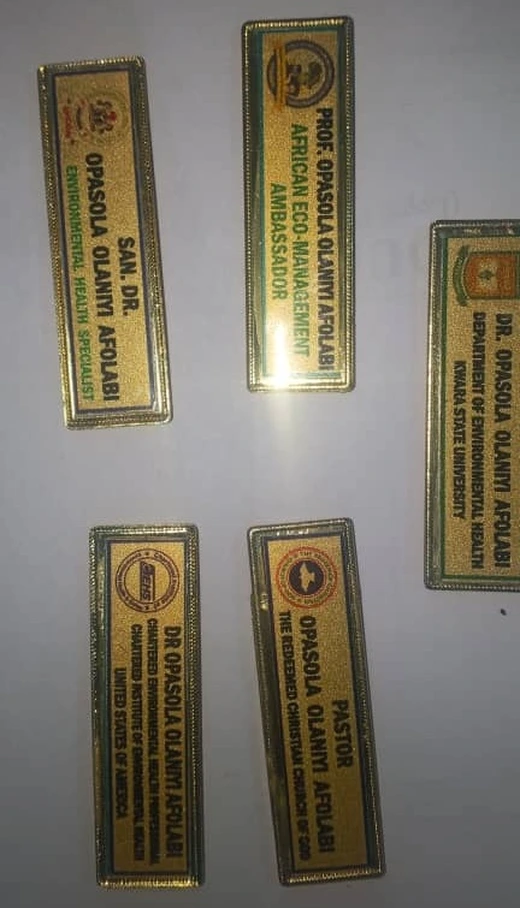 Component Badges — sample photo 3