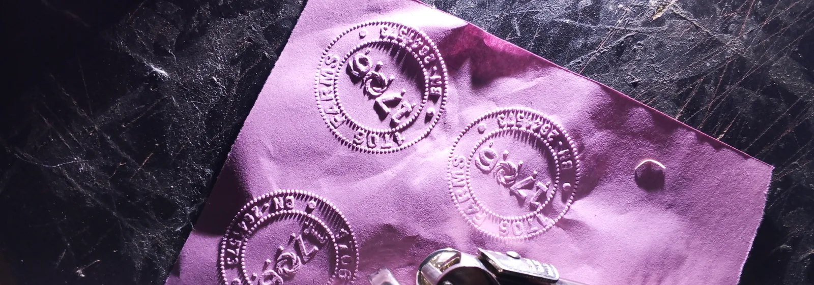 Corporate Table Seal — 1.58" (M1) — sample photo 4